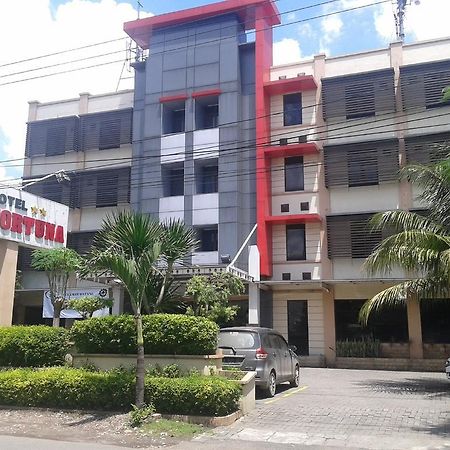 Hotel Fortuna Surabaya Ngoại thất bức ảnh