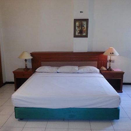 Hotel Fortuna Surabaya Ngoại thất bức ảnh