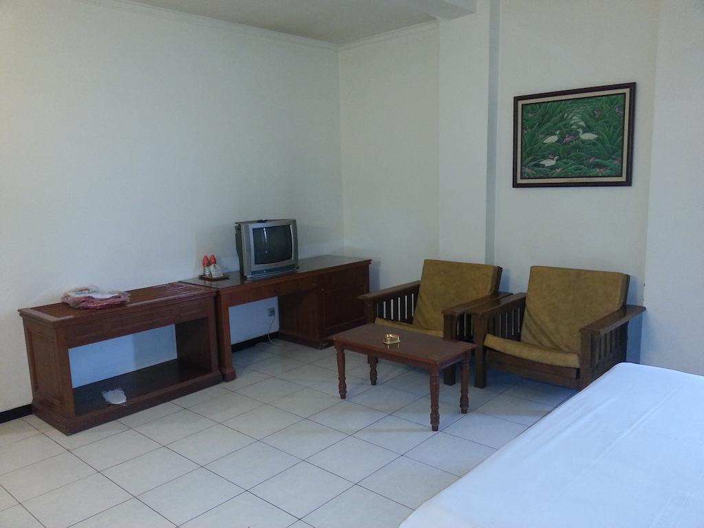 Hotel Fortuna Surabaya Ngoại thất bức ảnh