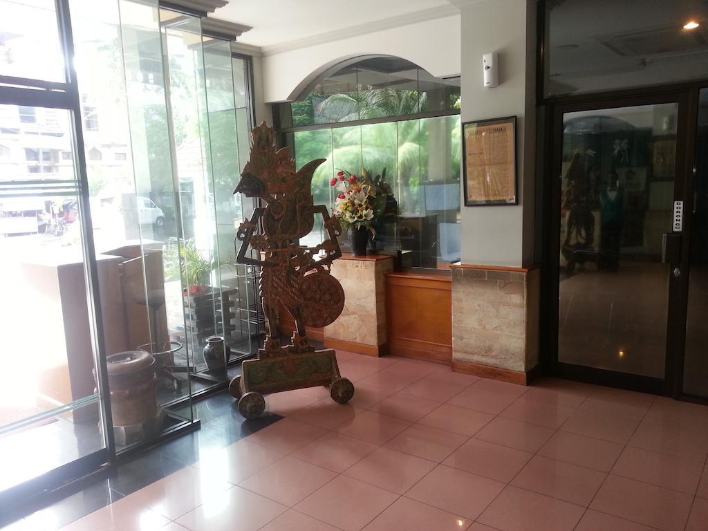 Hotel Fortuna Surabaya Ngoại thất bức ảnh